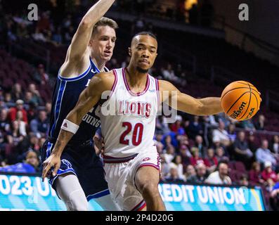 Marzo 04 2023 Las Vegas, NV, U.S.A. La guardia di Loyola Marymount Cam Shelton (20) si dirige verso il cerchio durante il gioco delle quarti di finale della Conferenza NCAA Men's Basketball West Coast Conference tra Brigham Young Cougars e i Leoni di Loyola Marymount. BYU ha battuto Loyola Marymount 73-63 all'Orleans Arena Las Vegas, Nevada. Thurman James/CSM Foto Stock