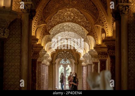 Palacio de Monserrate, Sintra, Portogallo -- archi interni elaborati Foto Stock