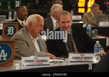 Los Angeles Dodgers Hall of Famer Maury Wills at photo day in Glendale, AZ  February 27,2010. UPI/Art Foxall Stock Photo - Alamy