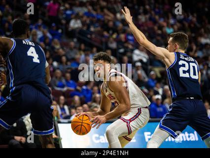 Marzo 04 2023 Las Vegas, NV, U.S.A. La guardia di Loyola Marymount Kwane Marble (11) va in campo durante il gioco delle quarti di finale della Conferenza NCAA Men's Basketball West Coast tra Brigham Young Cougars e i Leoni di Loyola Marymount. BYU ha battuto Loyola Marymount 73-63 all'Orleans Arena Las Vegas, Nevada. Thurman James/CSM Foto Stock