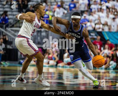 Marzo 04 2023 Las Vegas, NV, U.S.A. La giovane guardia di Brigham Rudi Williams (3) va in campo durante il gioco delle quarti di finale della Conferenza NCAA Men's Basketball West Coast Conference tra Brigham Young Cougars e Loyola Marymount Lions. BYU ha battuto Loyola Marymount 73-63 all'Orleans Arena Las Vegas, Nevada. Thurman James/CSM Foto Stock