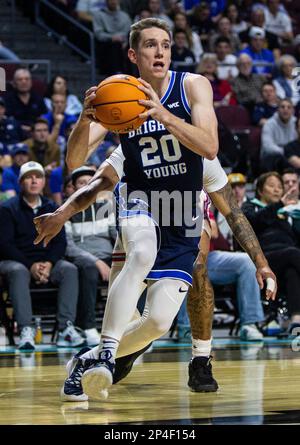 Marzo 04 2023 Las Vegas, NV, U.S.A. Brigham Young Guard Spencer Johnson (20) va in campo durante il gioco delle quarti di finale della Conferenza NCAA Men's Basketball West Coast Conference tra Brigham Young Cougars e Loyola Marymount Lions. BYU ha battuto Loyola Marymount 73-63 all'Orleans Arena Las Vegas, Nevada. Thurman James/CSM Foto Stock