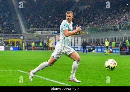 Milano, Italia. 05th marzo 2023. Edin Dzeko (9) dell'Inter visto durante la Serie Un match tra Inter e Lecce a Giuseppe Meazza a Milano. (Photo credit: Gonzales Photo - Tommaso Fimiano). Foto Stock