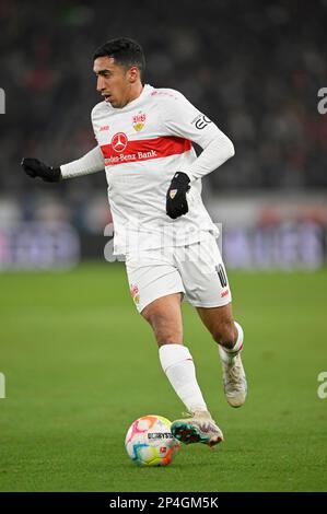 Tiago Tomas VfB Stoccarda (10) in palla, Mercedes-Benz Arena, Stoccarda, Baden-Wuerttemberg, Germania Foto Stock