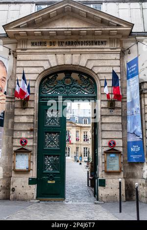 L'ingresso al municipio del 9th° arrondissement in Rue Drouot Paris. Foto Stock