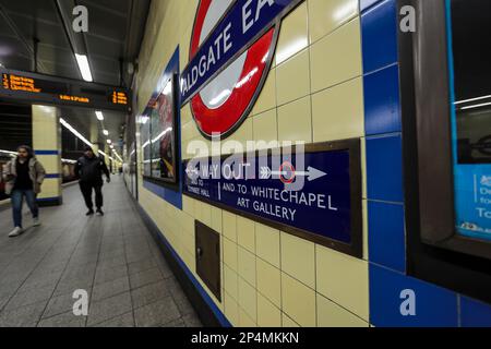 Stazione della metropolitana di Aldgate East, Whitechapel High hStreet, Londra Foto Stock