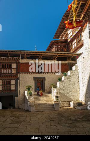 Vista interna di Trongsa Dzong, uno dei più antichi Dzong di Bumthang, Bhutan Foto Stock