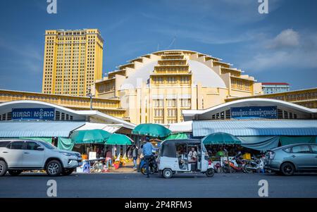 Il caratteristico mercato Centrale in stile art deco a Phnom Penh, Cambogia. Foto Stock