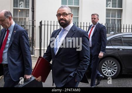 Londra, Regno Unito 06/03/2023. Il Segretario agli Esteri James è visto con intelligenza al di fuori di Downing Street, Londra oggi, come il rapporto con l'Argentina o Foto Stock