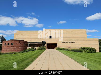 INDIANAPOLIS, INDIANA, USA-SETTEMBRE 08:il Museo Eiteljorg degli Indiani Americani e dell'Arte Occidentale è un museo d'arte. Settembre 08,2014 a Indianapolis, IN Foto Stock