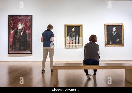 Da sinistra a destra 'Maria de' Medici da Pourbus il giovane, Frans. "Felipe II' di Antonio Moro. "Juana de Austria da Alonso Sánchez Museo de Bellas un Foto Stock