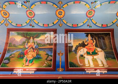 Pittura a soffitto nel Tempio di Sri Mariamman, Singapore Foto Stock