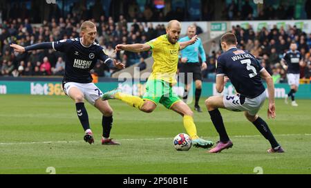 Teemu Pukki di Norwich City durante la partita di campionato tra Millwall e Norwich City al Den, Londra, il 04th marzo 2023 Foto Stock