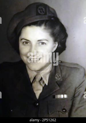 RITRASMETTENDO IL COGNOME DA SCHULTZ A SCHUTZ non è stata scattata la foto di famiglia del veterano della seconda guerra mondiale Mildred Schutz, che ha prestato servizio presso l'Executive delle operazioni speciali (SOE). Data di emissione: Lunedì 6 marzo 2023. Foto Stock