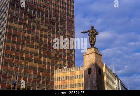 Diego Lopez de Haro statua, in plaza Circular . Bilbao. Vizcaya. Spagna Foto Stock