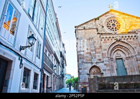 chiesa di Santiago (12-13th ° secolo), Coruña città, Galizia, Spagna Foto Stock