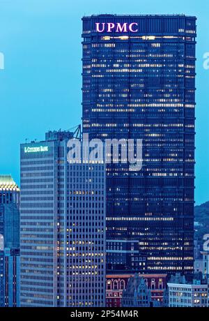 STATI UNITI La Torre d'acciaio nana la Torre della Banca dei cittadini. (UPMC, University of Pittsburgh Medical Center, è uno dei principali inquilini negli Stati Uniti Torre di acciaio.) Foto Stock