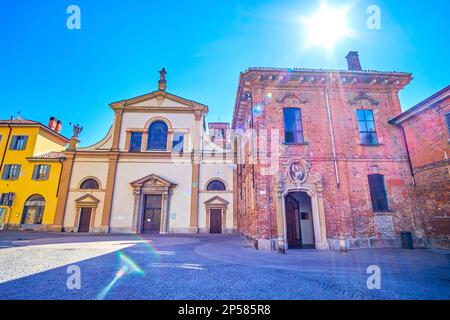 Chiesa medievale e monastero di Santa Maria al Carrobiolo, situato nel labirinto di strade medievali della città di Monza, Italia Foto Stock