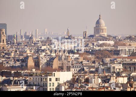 Simbolo di Parigi, Greco Classico il Pantheon è un edificio nel quartiere Latino See on the skyline from the Eiffel Tower Foto Stock