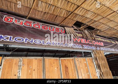 Cartello informativo a Lad Mayom Floating Market, Bangkok, Thailandia Foto Stock