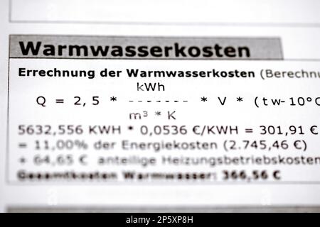 Dichiarazione delle utenze, Warmwasserkosten, costi per l'aumento del prezzo dell'acqua calda di energia Foto Stock