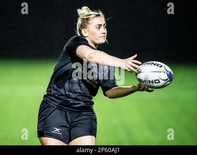 Sinead Peach di York Valkyrie durante una sessione di allenamento al York St John University Sports Park, York. Il cuore della Coppa del mondo ha pesato su Sinead Peach alla fine dello scorso anno, ma la star di York Valkyrie ha rapidamente spostato la sua attenzione verso la parte anteriore e centrale di una nuova era audace per la lega di rugby femminile. Data immagine: Mercoledì 1 marzo 2023. Foto Stock