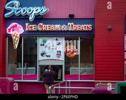 Gelateria classica americana sul molo di Santa Monica a Los Angeles Foto Stock