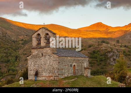 Sant Quirj hermitage.romanque chapel.Durro.Boí, Pirenei, Lleida. Catalogna. Spagna Foto Stock