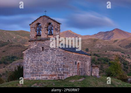 Sant Quirj hermitage.romanque chapel.Durro.Boí, Pirenei, Lleida. Catalogna. Spagna Foto Stock