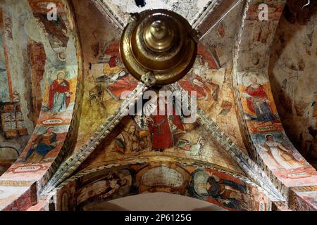 Salardú. Sant Andrèu chiesa. Interno. Dipinti,Valle de Arán,Pirenei, provincia di Lleida, Catalogna, Spagna. Foto Stock