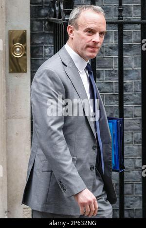 Londra, Regno Unito. 07th Mar, 2023. Dominic Raab MP, Vice primo Ministro, Lord Chancellor, Segretario di Stato per la Giustizia. I Ministri partecipano alla riunione settimanale del governo al 10 Downing Street a Westminster, Londra, Inghilterra. Credit: Imageplotter/Alamy Live News Foto Stock