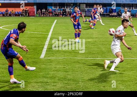 Partita di calcio tailandese professionale al PAT Stadium, Bangkok, Thailandia Foto Stock