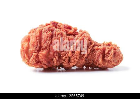 Coscia di pollo fritta in pastella isolata su sfondo bianco Foto Stock