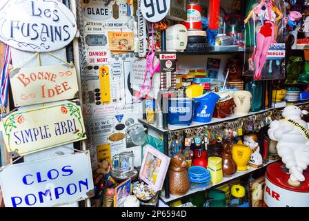 Saint-Ouen-sur-Seine, Francia, sobborghi di Parigi, dettaglio, Bric-a-Brac, shopping al mercato delle pulci francese, Marché Puces, Saint Ouen, porte de Clignancourt, souvenir di parigi Foto Stock