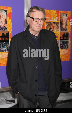 Tom Wilkinson partecipa alla prima "The Best Exotic Marigold Hotel" al Teatro Ziegfeld di New York il 23 aprile 2012. Photo Credit: Henry McGee/MediaPunch Foto Stock