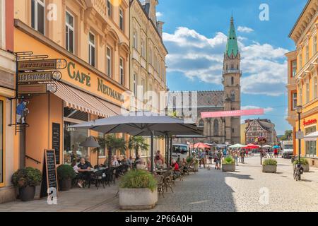 Georgstrasse nel centro storico e la chiesa di nostra Signora, Meiningen, valle Werratal, Rhon, Turingia, Franconia, Germania, Europa Foto Stock