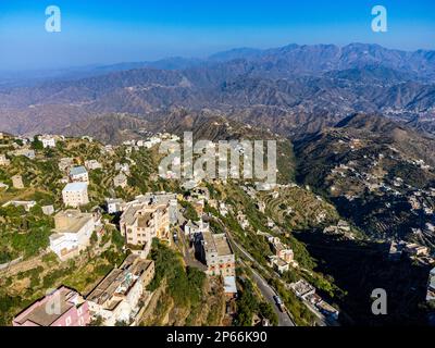 Vista sulla campagna montuosa dal monte Fayfa, provincia di Jazan, Arabia Saudita, Medio Oriente Foto Stock