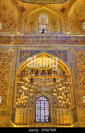 Interno, complesso di Gur-e-Amir (Mausoleo), costruito nel 1403, luogo di sepoltura di Amir Temir, UNESCO, Samarcanda, Uzbekistan, Asia centrale, Asia Foto Stock