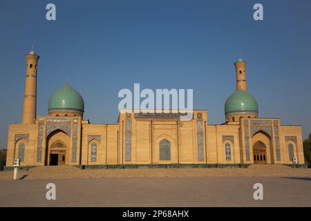 Moschea Khazrati Imam, complesso Hazrati Imam, Tashkent, Uzbekistan, Asia centrale, Asia Foto Stock