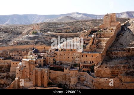 Mar Saba, uno dei più antichi monasteri continuamente abitati del mondo, il deserto della Giudea orientale, Israele, Medio Oriente Foto Stock