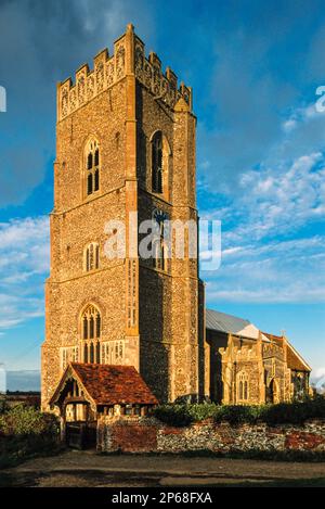 Chiesa Kersey Suffolk REGNO UNITO, vista del XIV secolo la chiesa di Saint Mary nel Suffolk villaggio di Kersey, Inghilterra, Regno Unito. Foto Stock