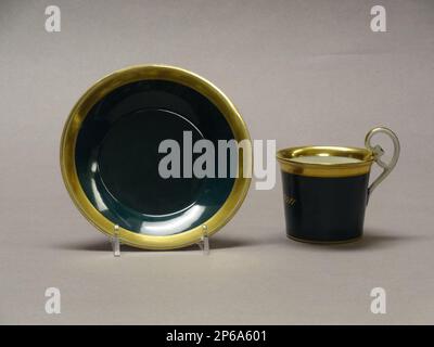 Manifattura di porcellane imperiali e reali Vienna, Cup and Saucer, 19th ° secolo, porcellana pasta dura. Foto Stock