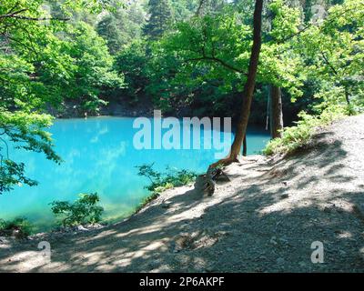 Lago Blu di Baia Sprie, Maramures, Romania - Lacul Albastru Foto Stock