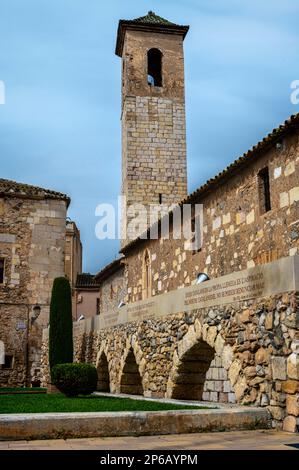 Chiesa romanica di Sant Miquel de Montblanc, Conca de Barbera, Tarragona, Spagna. Foto Stock