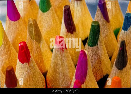 Punte della matita per un macrofotografia colorata per illuminare qualsiasi scatto o uso artistico Foto Stock