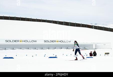 7 marzo 2023: Il team USA para nordic Biathlete, Danielle Aravich, sulla sua strada per un quarto posto finale nello sprint alla ricerca della FIS Para Nordic World Cup, Soldier Hollow Nordic Center, Midway, Utah. Foto Stock