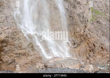 Esterno delle famose cascate di Gavarnie nei Pirenei francesi meridionali. Foto Stock