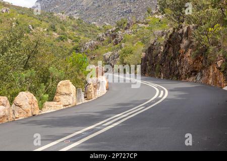 Il Passo Bain's Kloof vicino a Welington, nella parte occidentale del Sud Africa Foto Stock