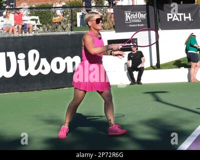 La Quinta, California, il 7 marzo 2023. Rosa che partecipa al torneo annuale di tennis del Desert Smash Charity Celebrity 19th che beneficia della Playing for Change Foundation tenutasi presso il la Quinta Resort and Club, Un Waldorf Astoria Resort a la Quinta, CA, il 7 marzo 2023. © Majil/ AFF-USA.com Foto Stock