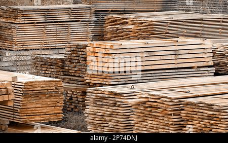 Legno lamellato di abete rosso e pino per costruzioni Foto Stock